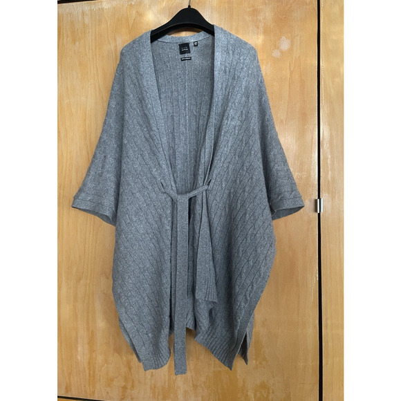 Saks Fifth Avenue Sweaters - SAKS 5th Avenue Gray Cableknit 100% Cashmere Poncho Sweater Wrap XS/S Oversize